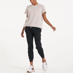 Vuori performance joggers in black